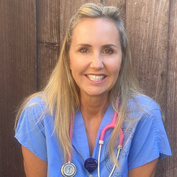 Meet your Posher, Beth - Picture 4 of 15